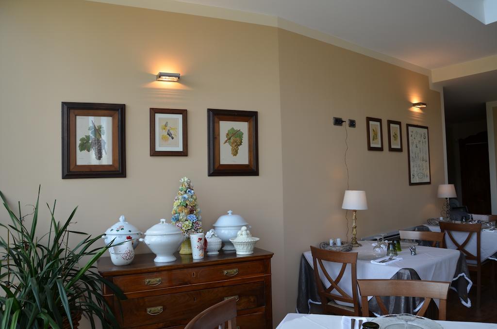 Cascina Castagneto Hotel Castell'Alfero Bagian luar foto