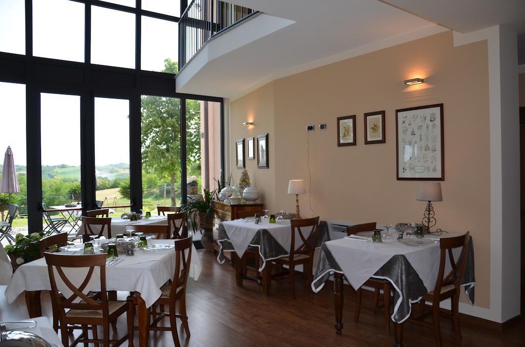 Cascina Castagneto Hotel Castell'Alfero Bagian luar foto