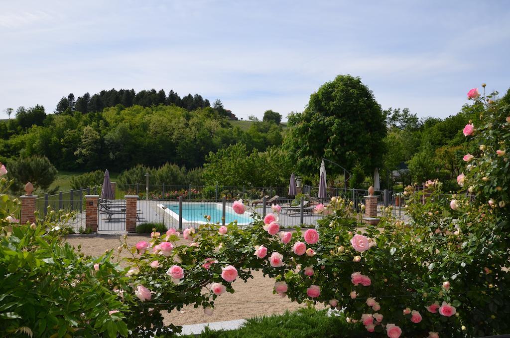 Cascina Castagneto Hotel Castell'Alfero Bagian luar foto