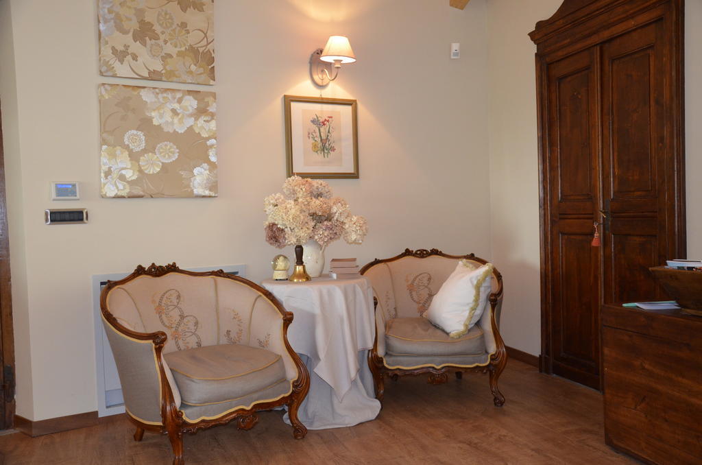 Cascina Castagneto Hotel Castell'Alfero Bagian luar foto