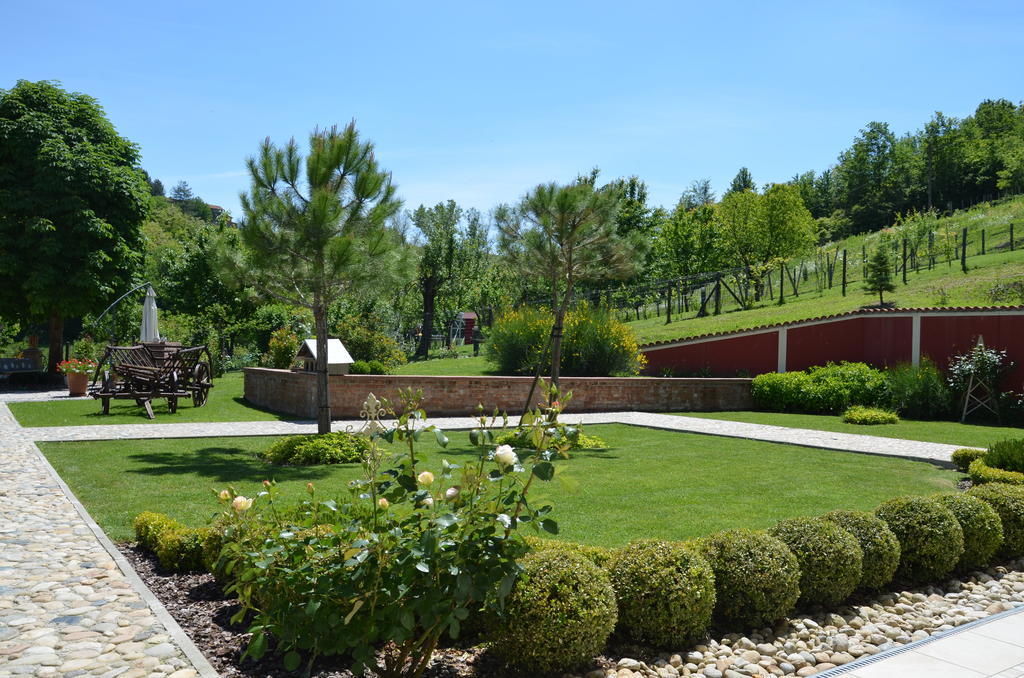 Cascina Castagneto Hotel Castell'Alfero Bagian luar foto