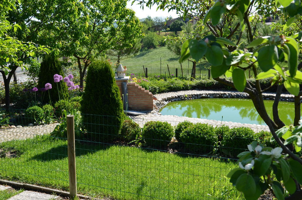 Cascina Castagneto Hotel Castell'Alfero Bagian luar foto