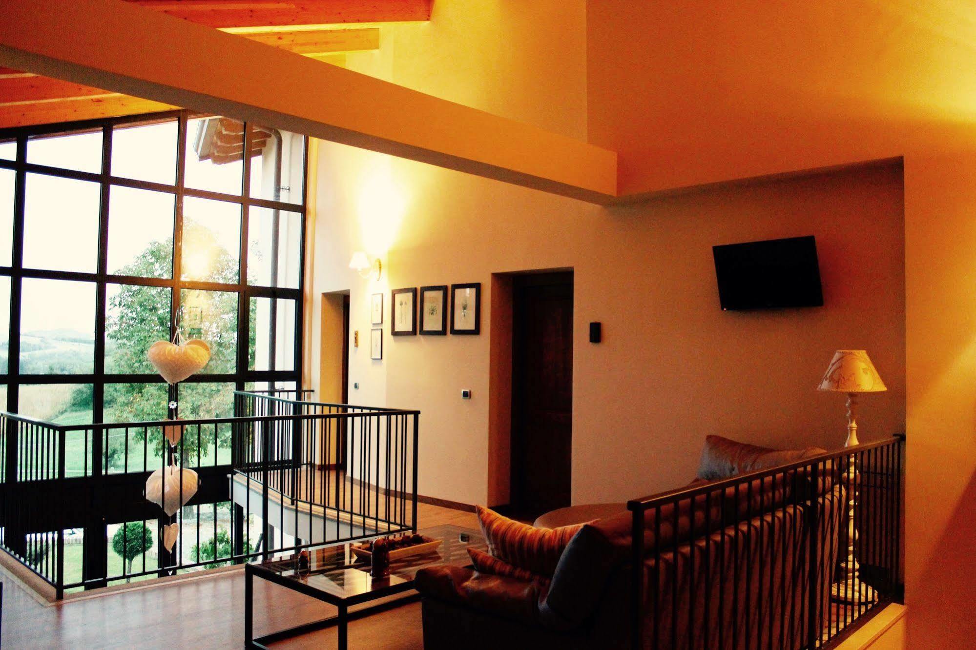 Cascina Castagneto Hotel Castell'Alfero Bagian luar foto