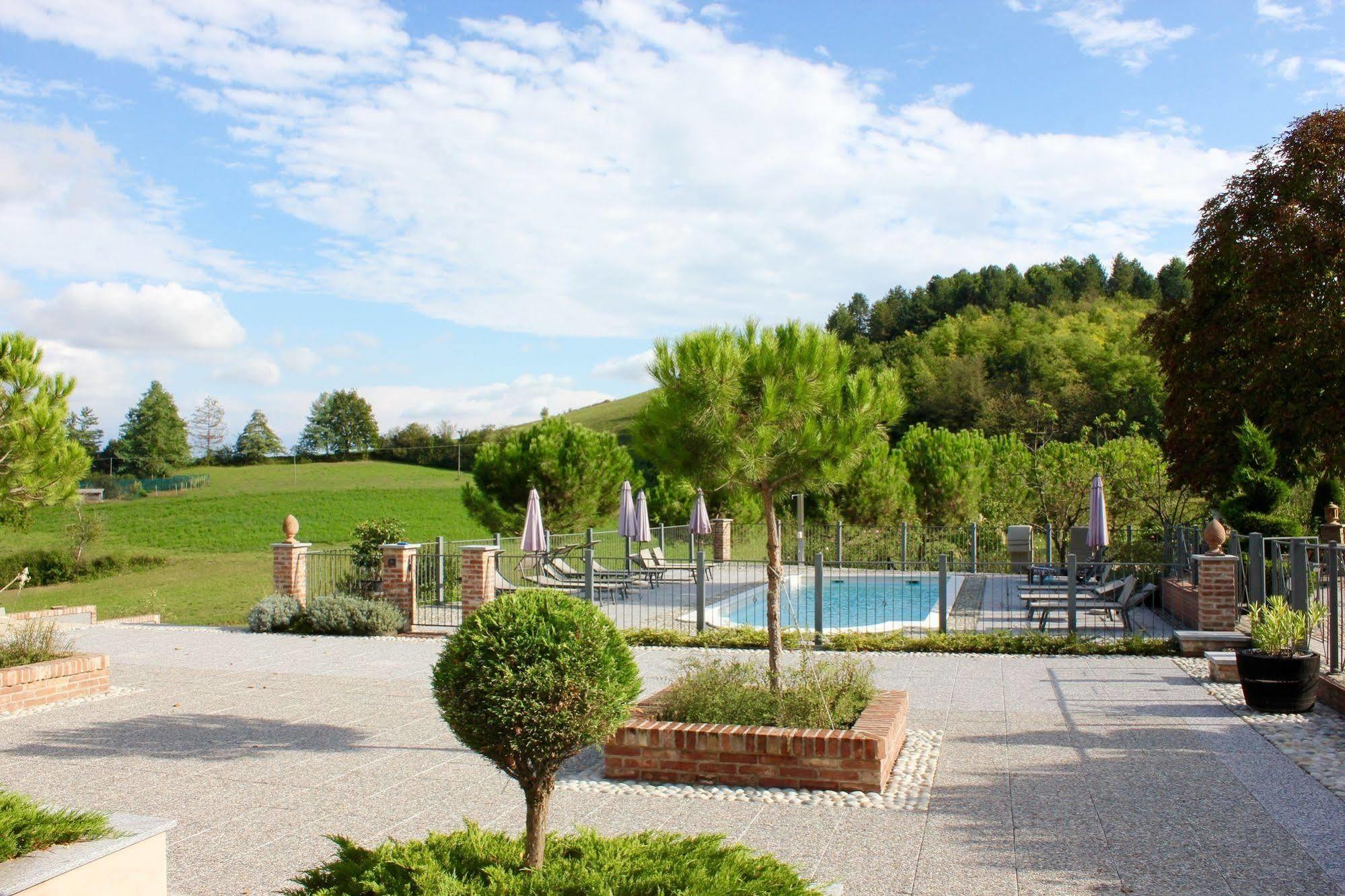 Cascina Castagneto Hotel Castell'Alfero Bagian luar foto