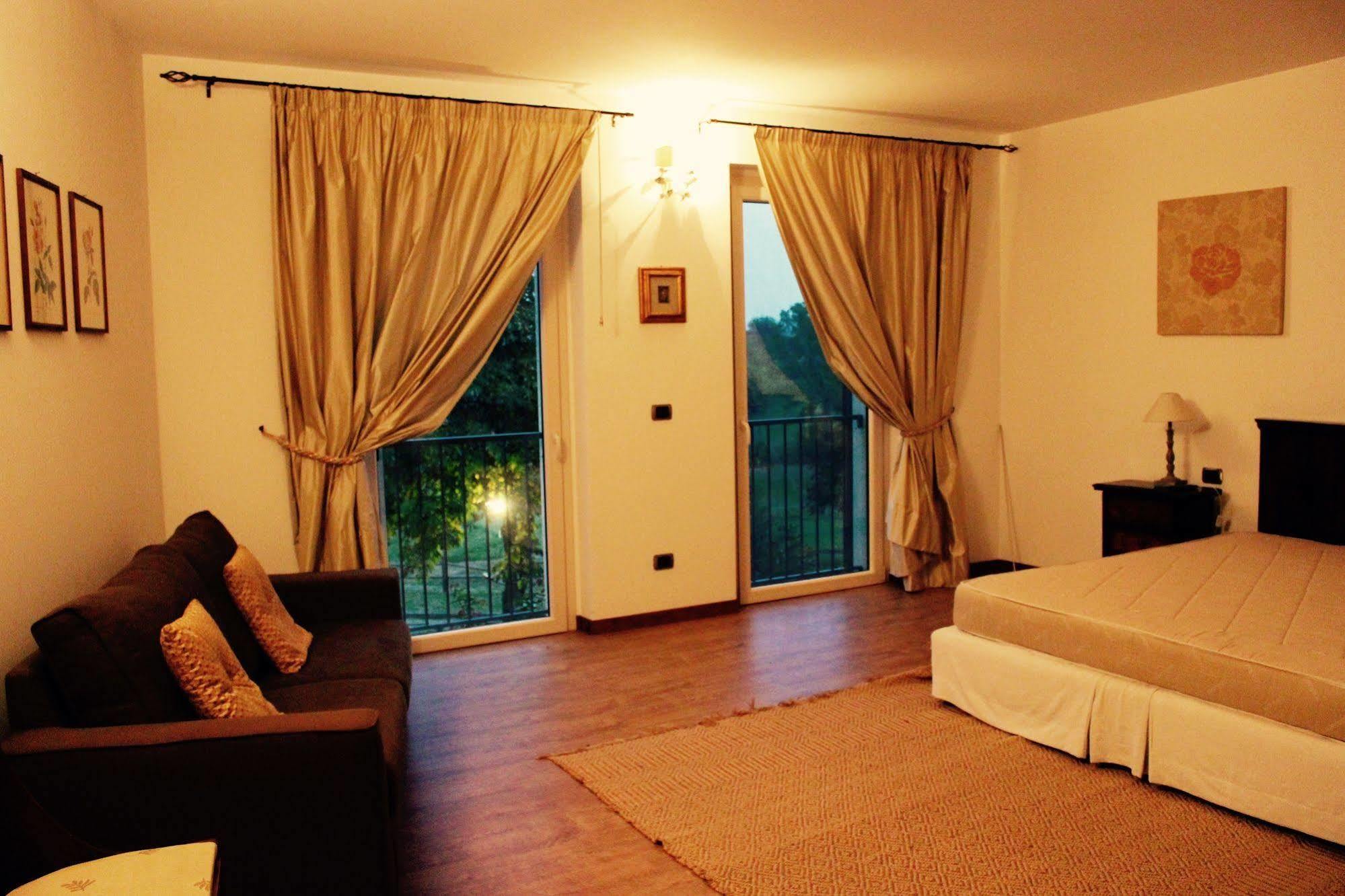 Cascina Castagneto Hotel Castell'Alfero Bagian luar foto