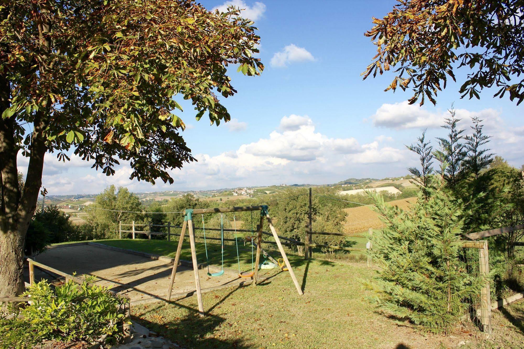 Cascina Castagneto Hotel Castell'Alfero Bagian luar foto